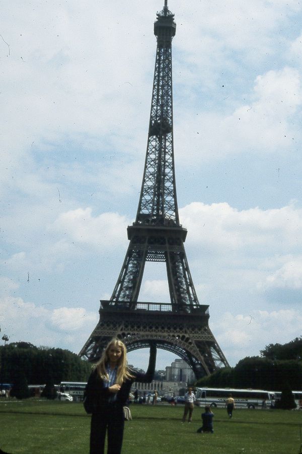 Suzanna Travels to France