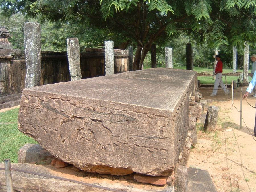 Suzanna Travels to Sri Lanka