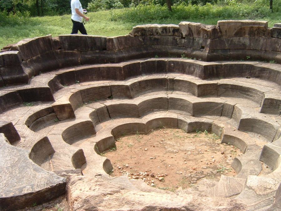 Suzanna Travels to Sri Lanka